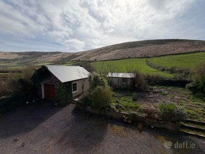 Lateeve Beg, Ballyferriter, Ballineanig, Co. Kerry