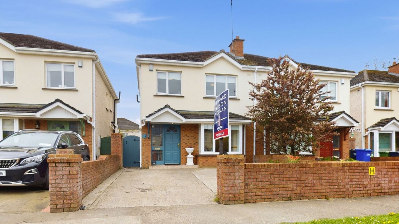 72 Oak Place, Bailis Downs, Navan, Co. Meath - Semi-detached house