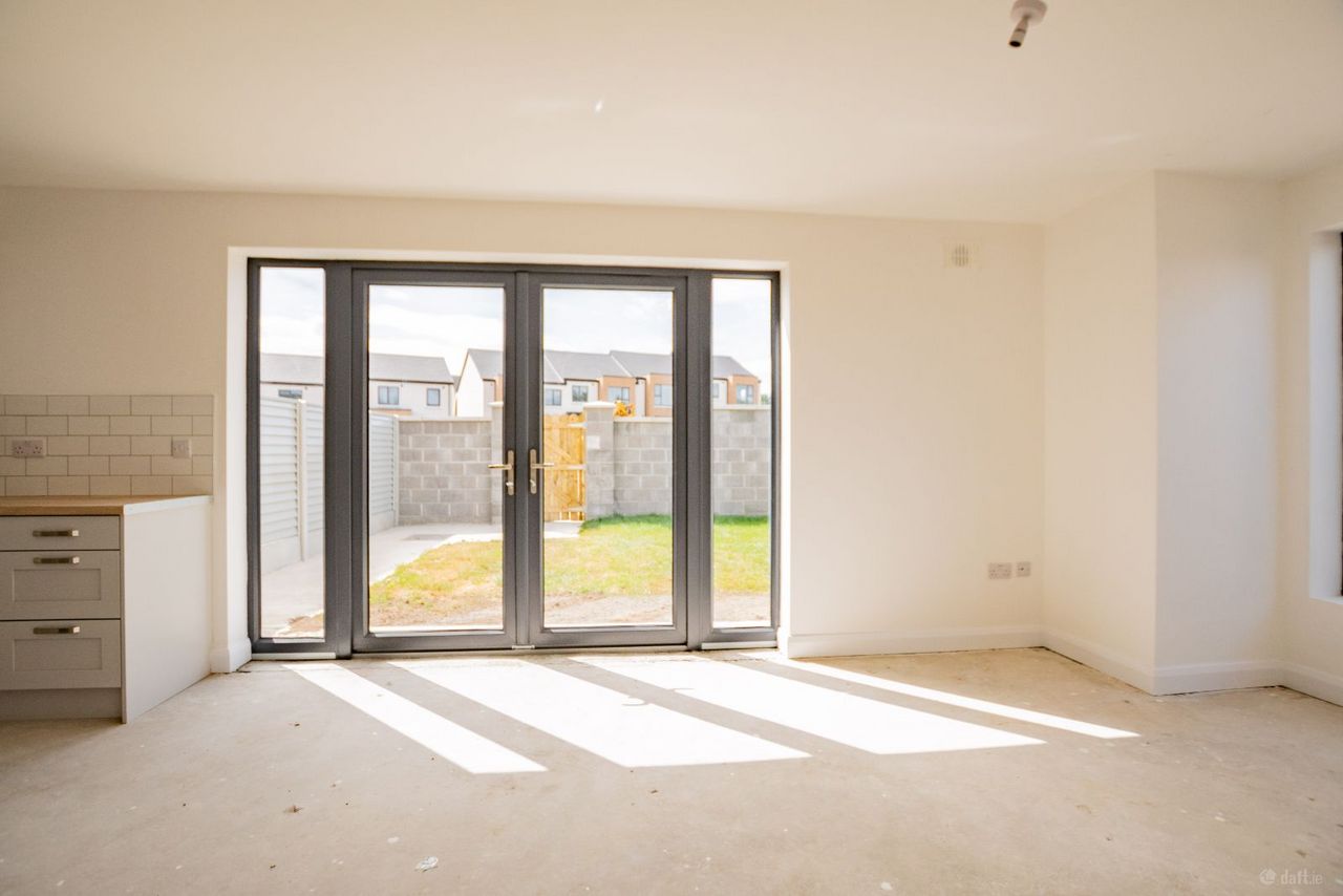 3 Bed End Terrace, White Linen Avenue, Longford Town, Co. Longford