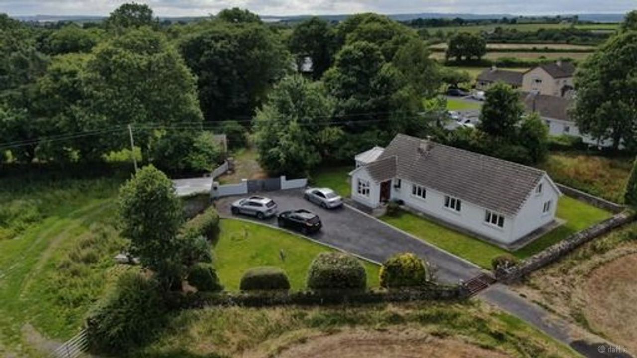 Carhue, Newmarket on Fergus, Co. Clare - Detached house