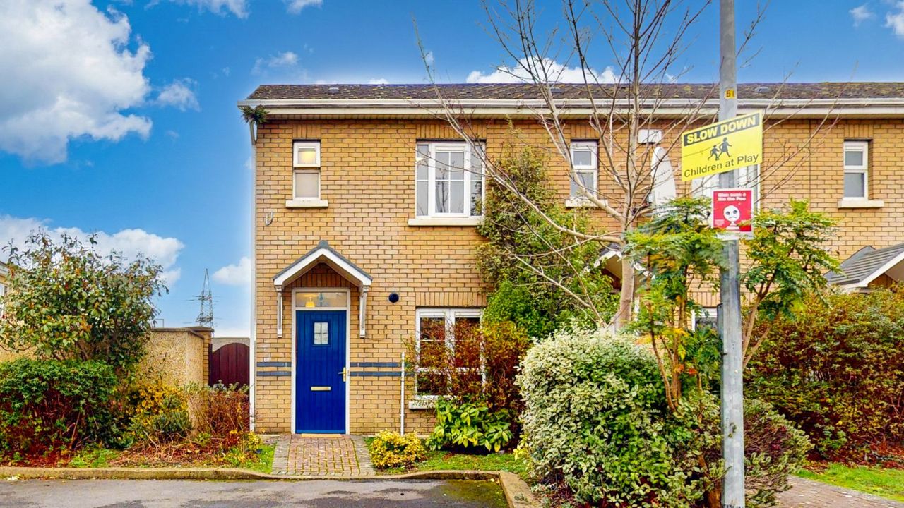 5 Bellgree Grove, Tyrrelstown, Dublin 15 - End-of-terrace house
