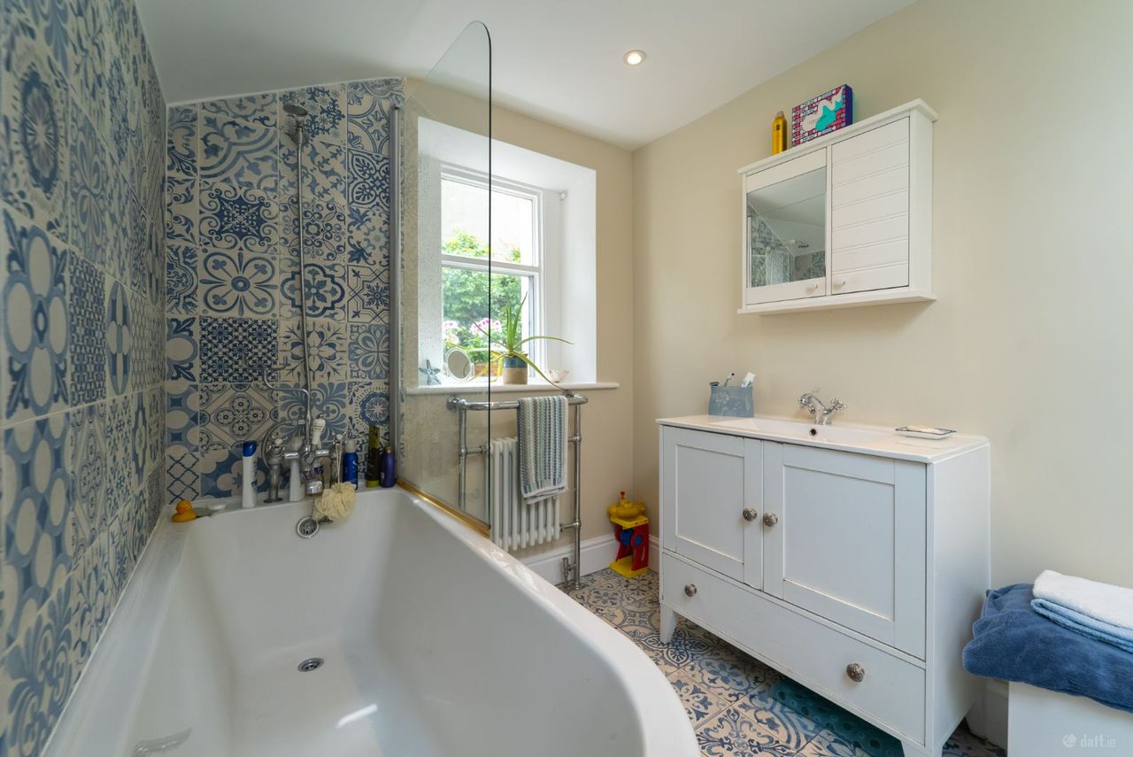4 Killiney Terrace, Breffni Road, Sandycove, Co. Dublin
