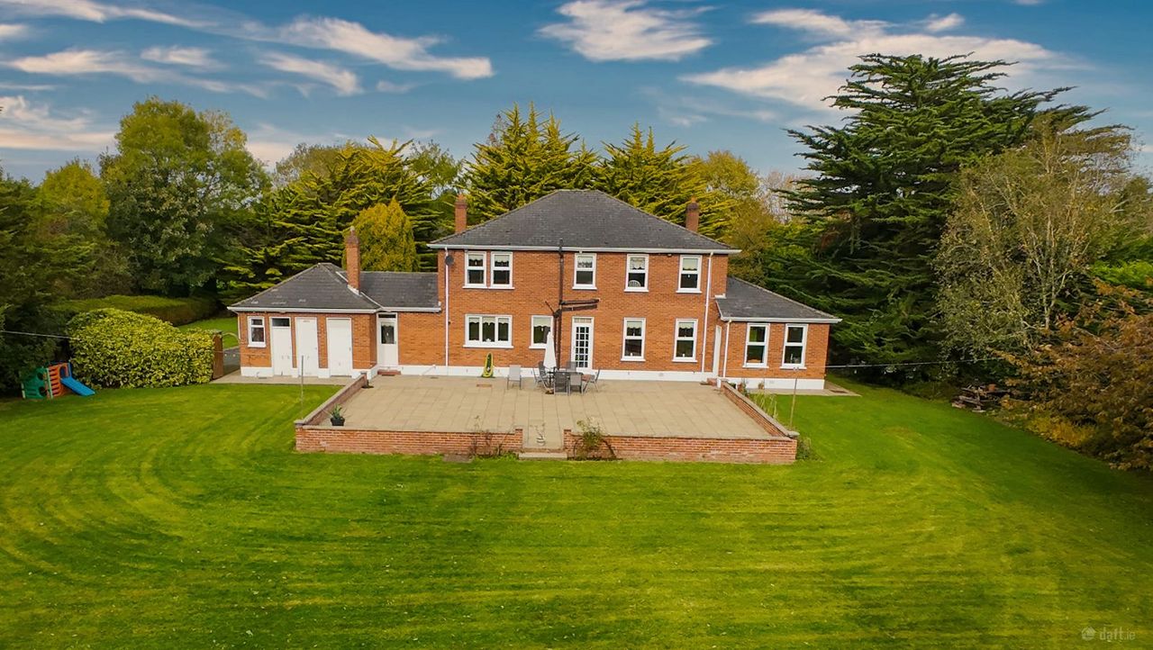 10 Homeleigh (House  Potential Site For Another Detached Property), Porterstown Road, Castleknock, Dublin 15 - Detached house