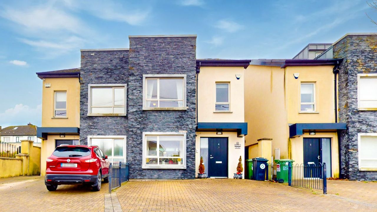 4 Sheil'S Court, Main Street, Rathcoole, Co. Dublin - Semi-detached house