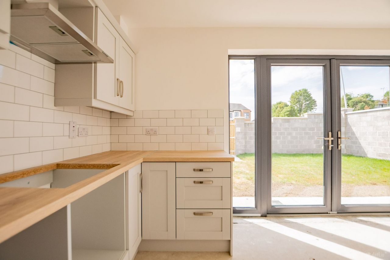 3 Bed End Terrace, White Linen Avenue, Longford Town, Co. Longford