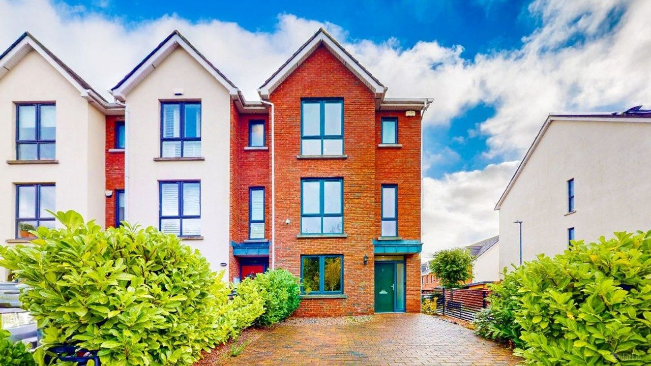21 Park Avenue, Clongriffin, Dublin 13 - End-of-terrace house