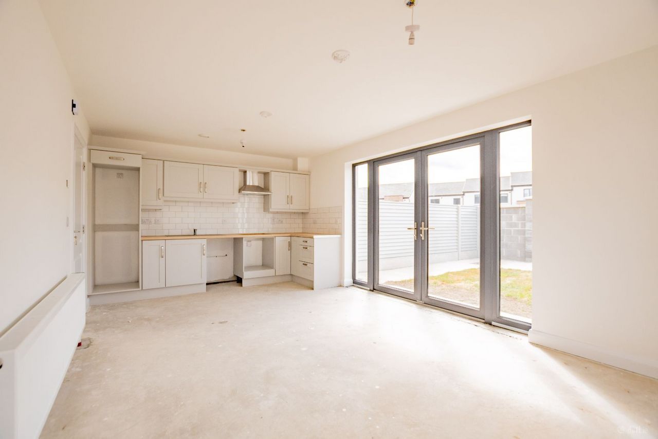3 Bed End Terrace, White Linen Avenue, Longford Town, Co. Longford