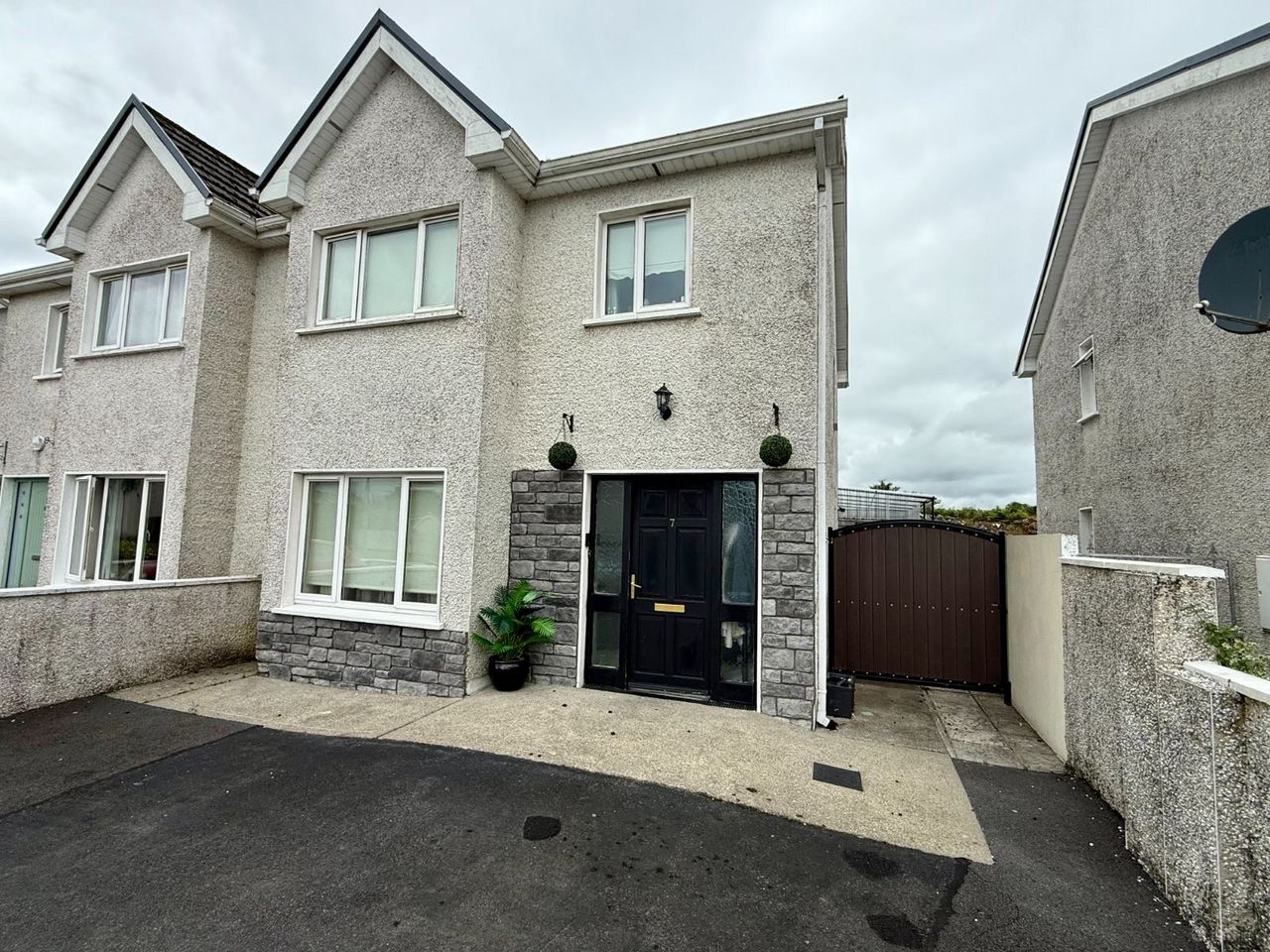 7 The Old Racecourse, Ballyhaunis, Ballyhaunis, Co. Mayo - Semi-detached house