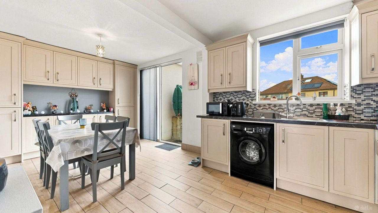 38 Oakwood Avenue, Swords, Swords, Co. Dublin - Semi-detached house