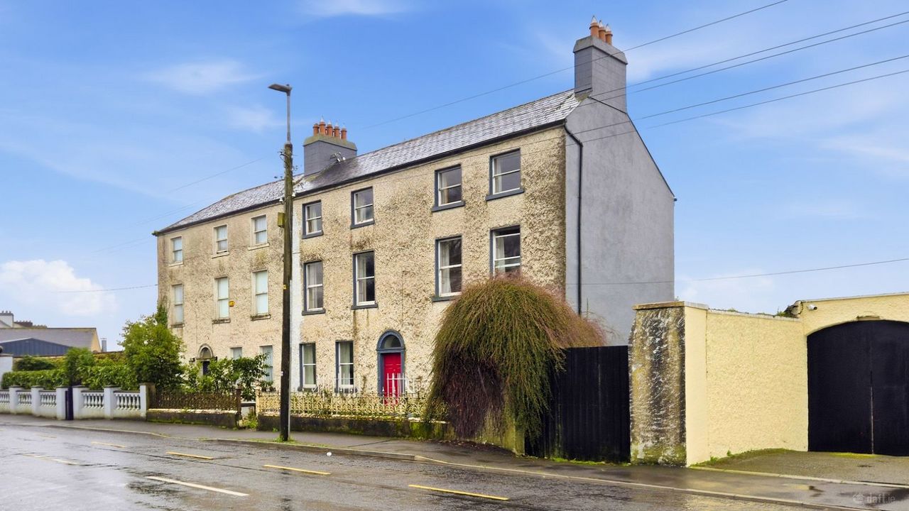Rathview House, Bracknagh Road, Rathangan, Co. Kildare - Semi-detached house