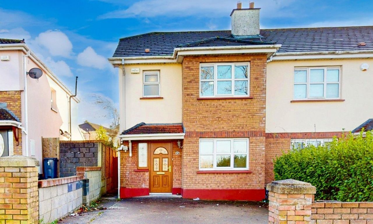 27 Ballyowen Square, Lucan, Co. Dublin - End-of-terrace house