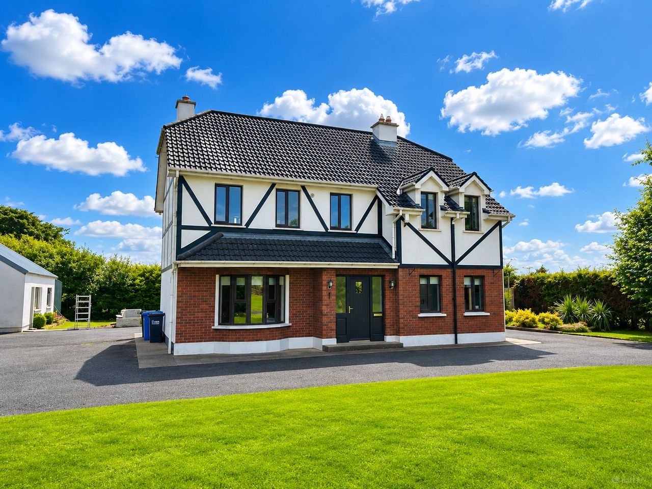 Mullaghmore, Moylough, Co. Galway - Detached house