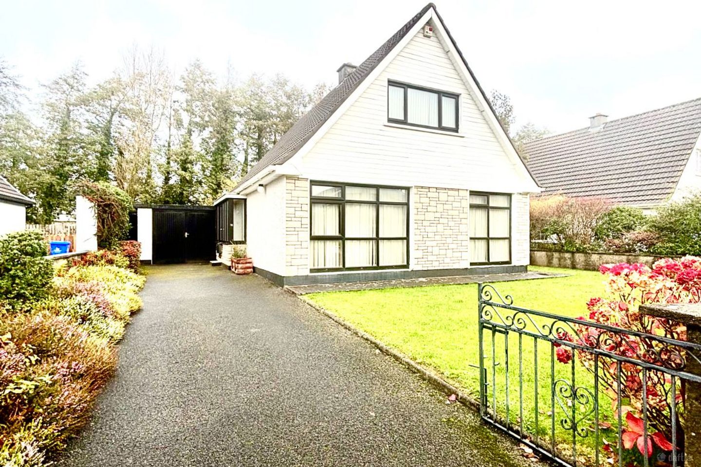 16 Rathbawn Drive, Castlebar, Co. Mayo, F23N409