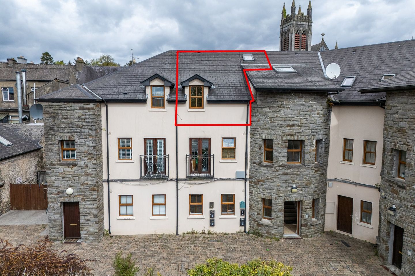 13 The Archways, Bridge Street, Carrick on Shannonm, Co. Leitrim, N41KC57