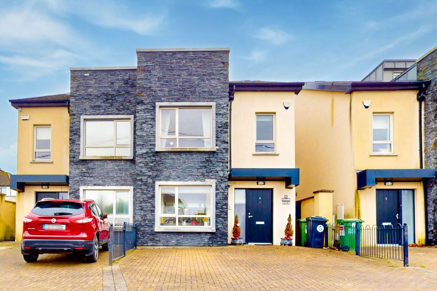 4 Sheil'S Court, Main Street, Rathcoole, Co. Dublin, D24X542