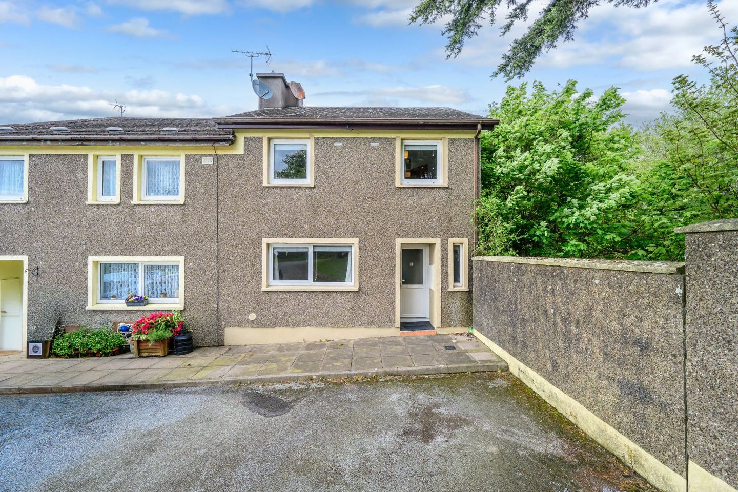 1 Spruce Grove, Minane Bridge, Ballyfeard, Co. Cork, P17K402