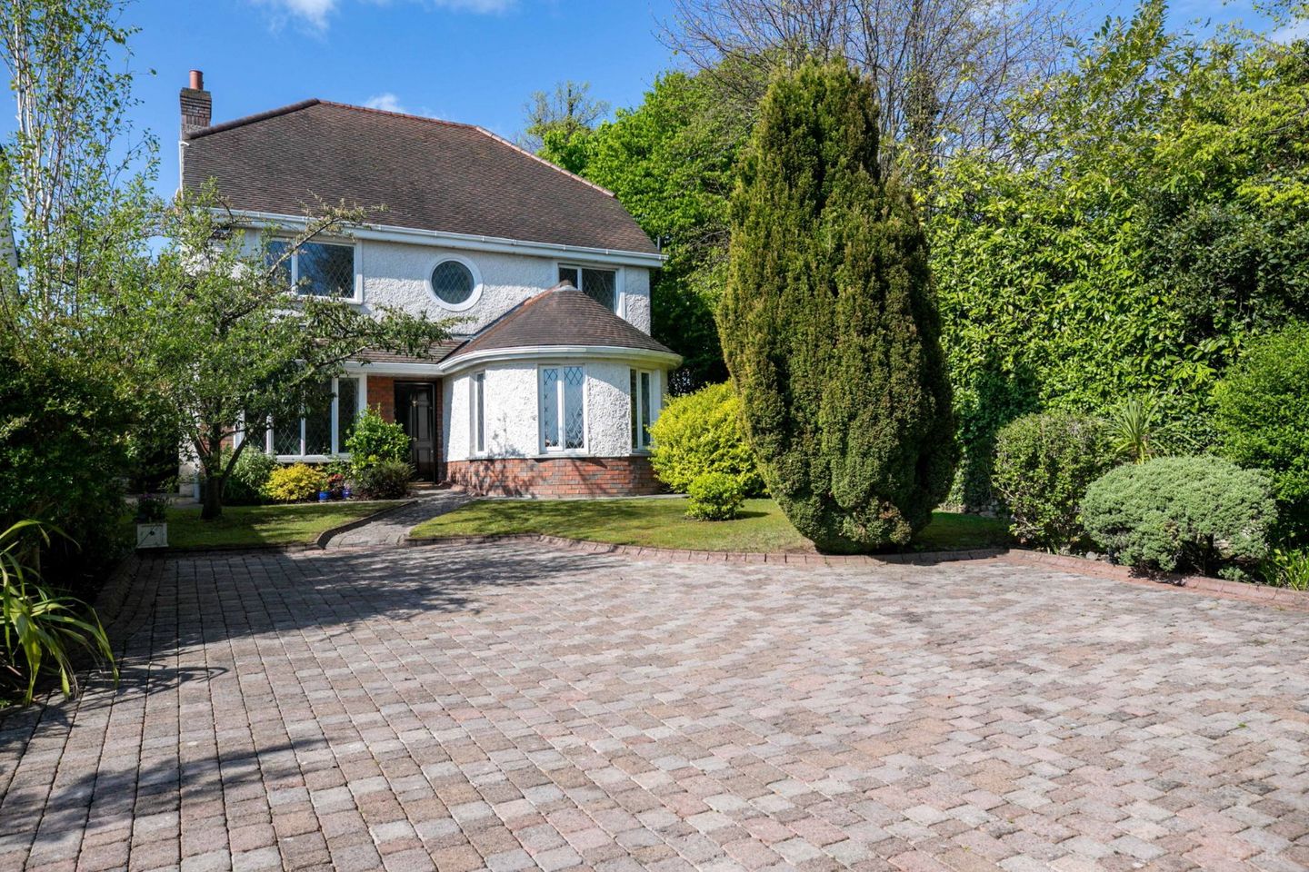 Rosamystica, 3A Knocksinna Park, Foxrock, Dublin 18, D18R220