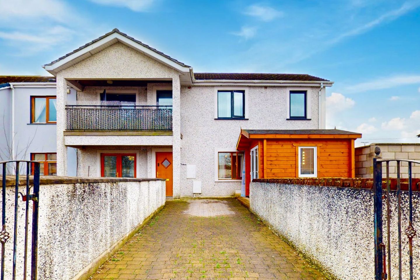 (2 BEDROOM PROPERTY WITH SEPERATE UNIT TO THE REAR) 64 Coultry Avenue, Ballymun, Dublin 9, D09Y684