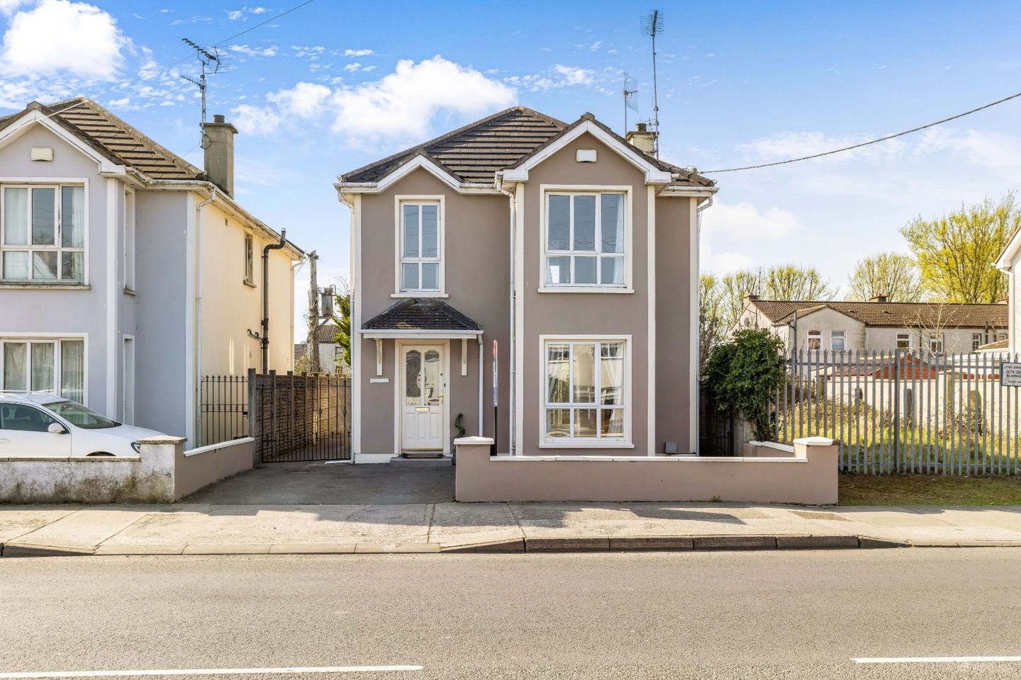 Brook House, Avenue Road, Dundalk, Co. Louth, A91Y2C1