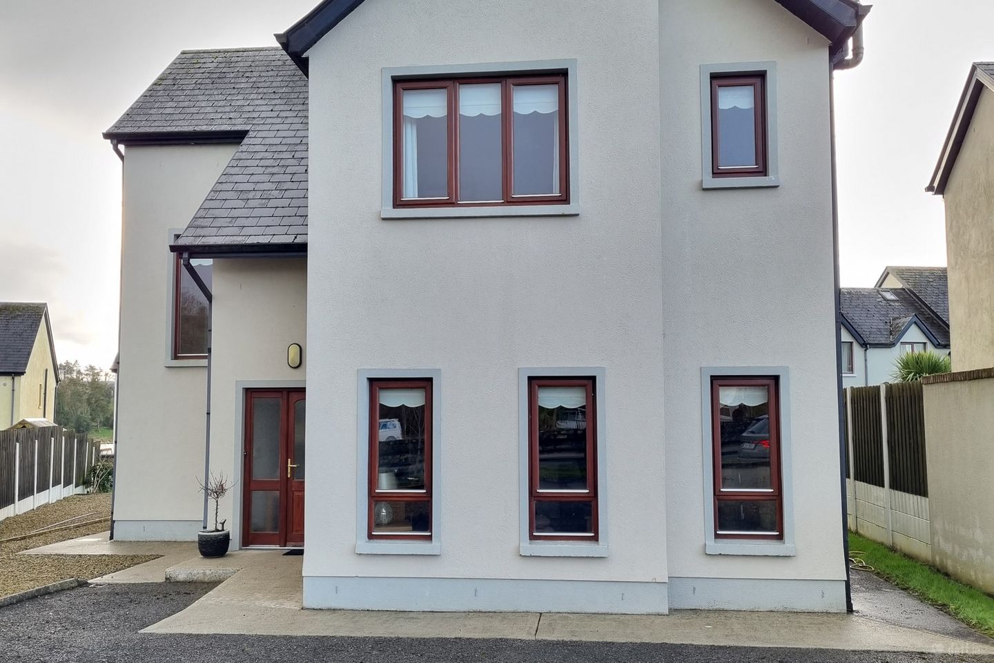 17 Cois Locha, Carrigallen, Co. Leitrim, H12XW27