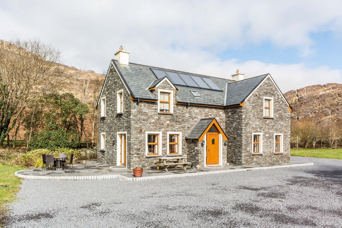Innisfree, Rathcool, Schull, Co. Cork, P81X280