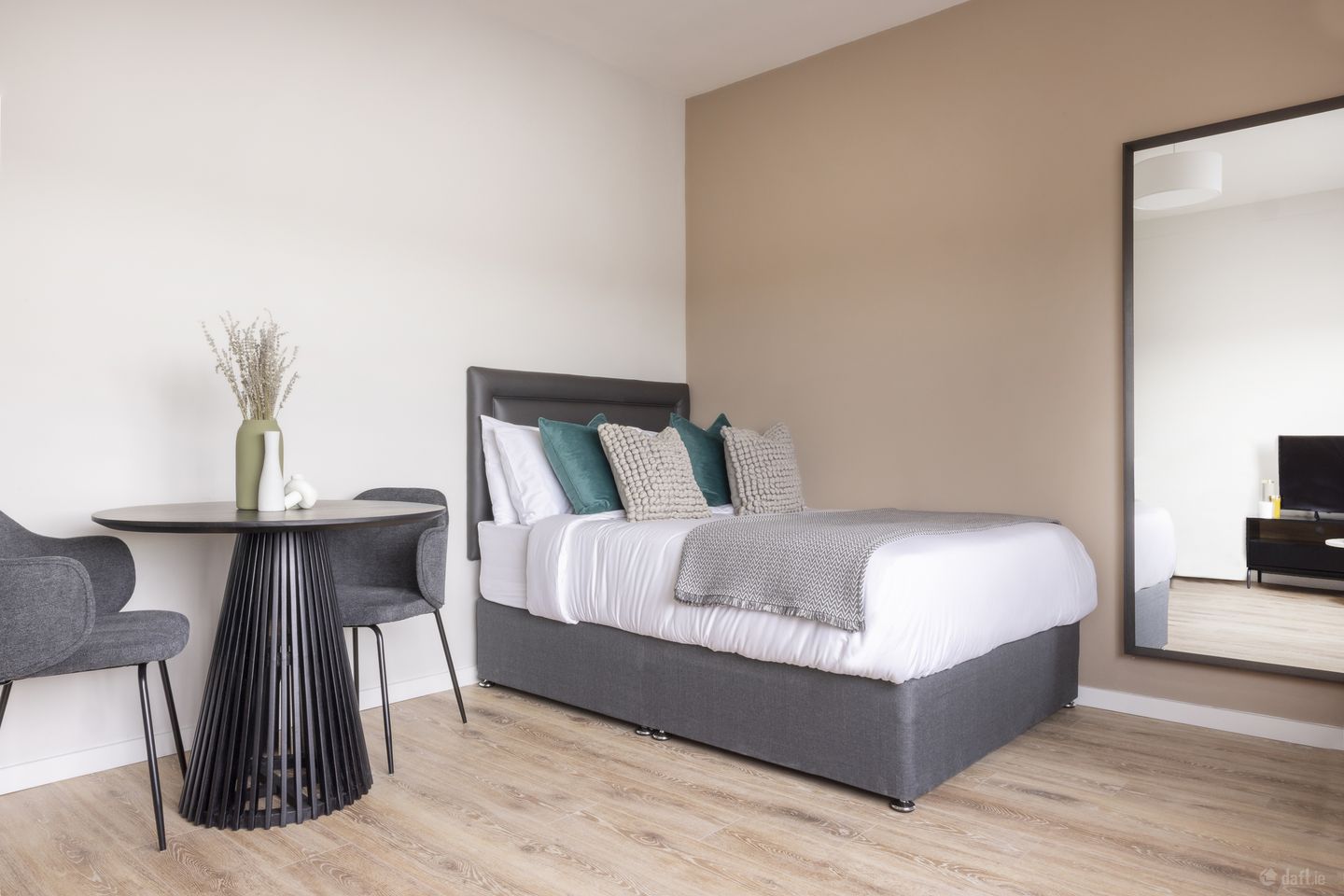 Studio , Mespil Estate, Sussex Road, Dublin 4