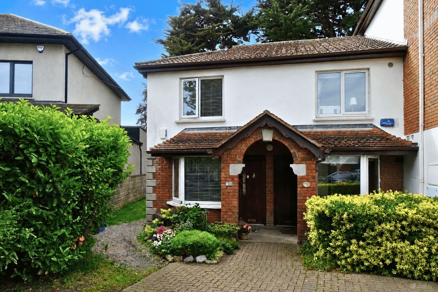 100 White Oaks, Roebuck Road, Clonskeagh, Dublin 14, D14C7V0