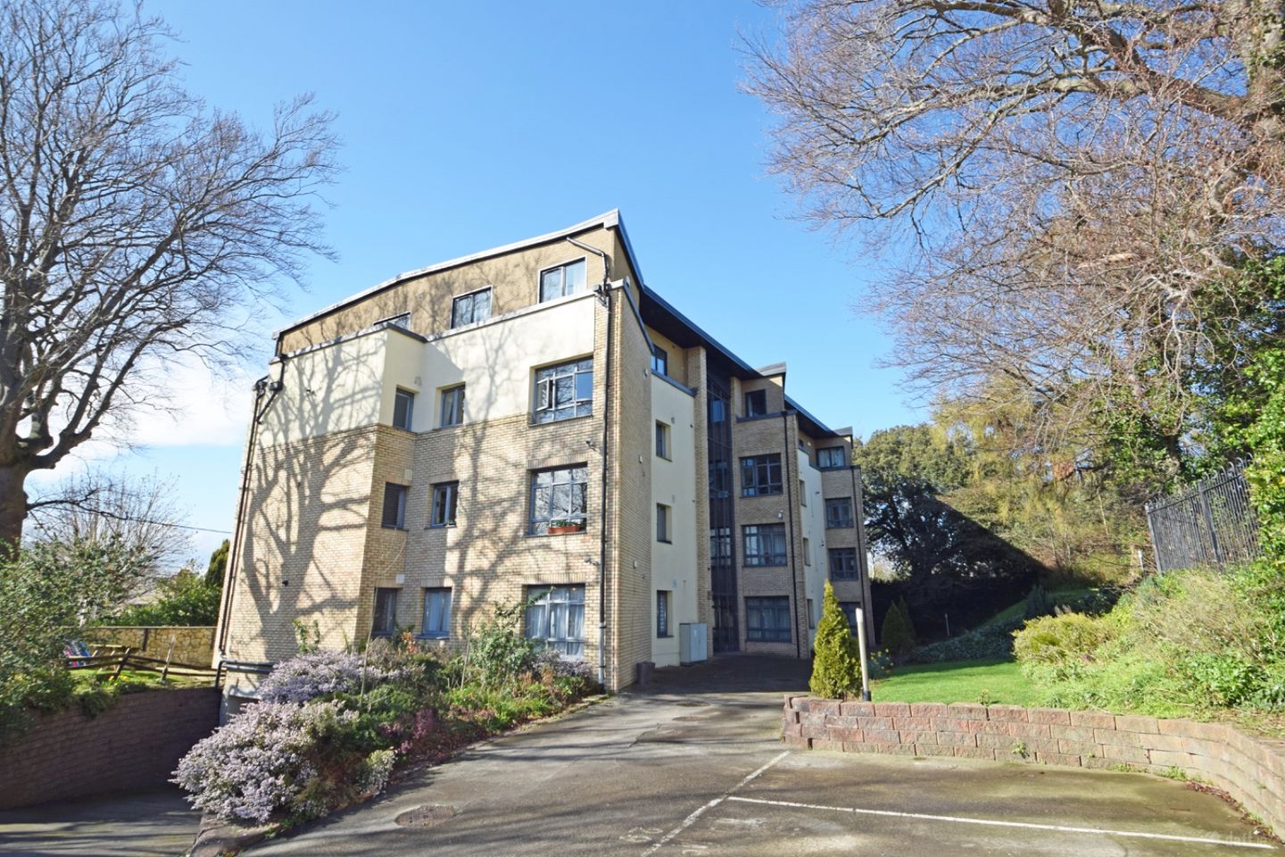 Apartment 18 , Creevagh House, Dundrum Road, Windy Arbour, Dublin 14, D14F598