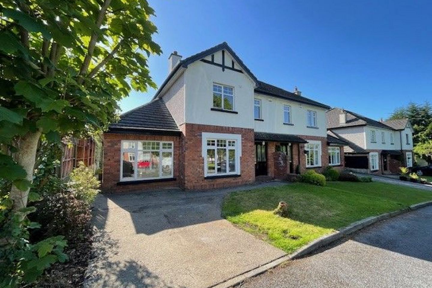 Castlecourt, Ashbourne Avenue, South Circular Road, Co. Limerick, V94YA4T