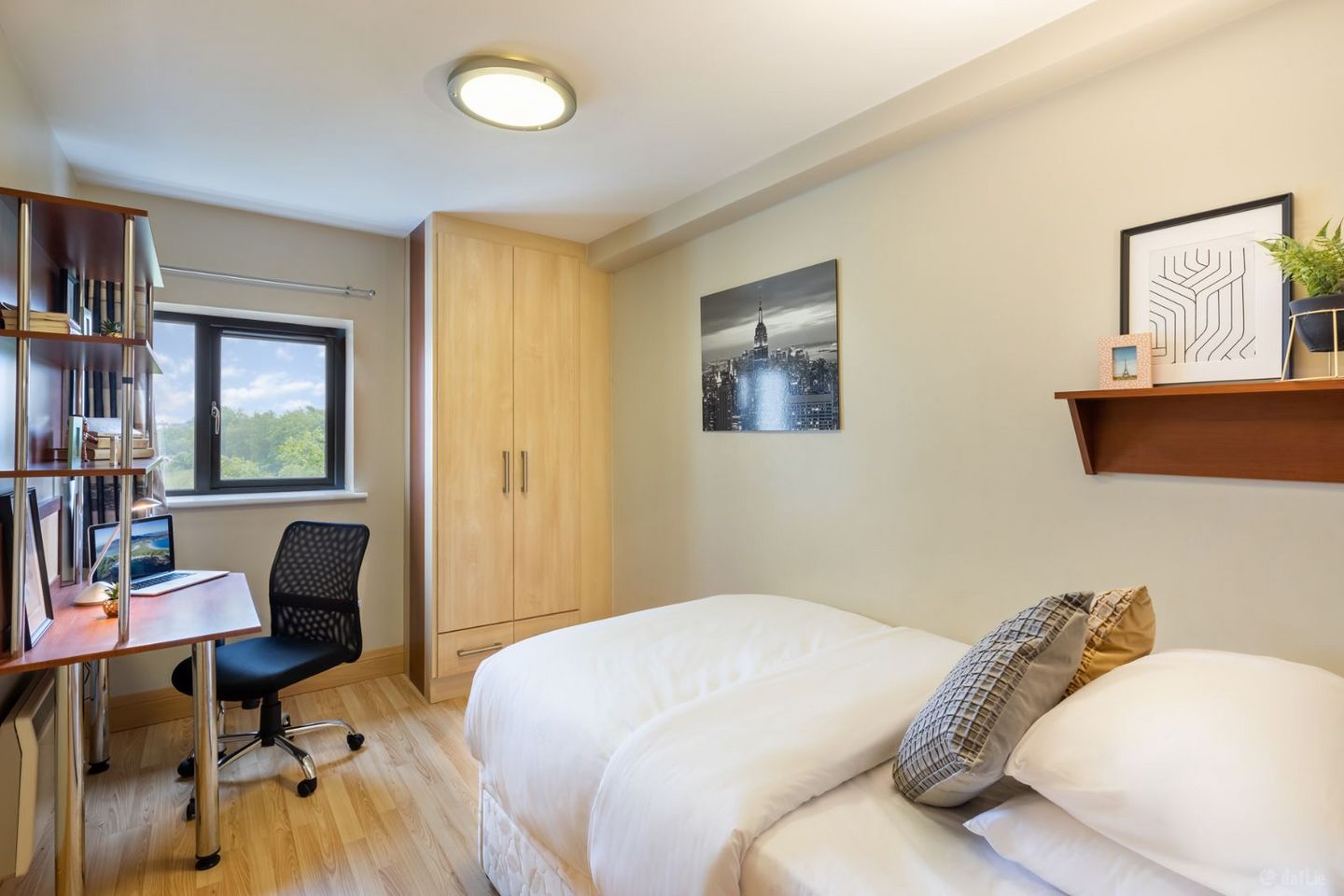 Superior Room with Shared Bathroom, Cúirt na Coiribe, Headford Road, Galway City, H91 E9V0, Galway City Centre, Co. Galway