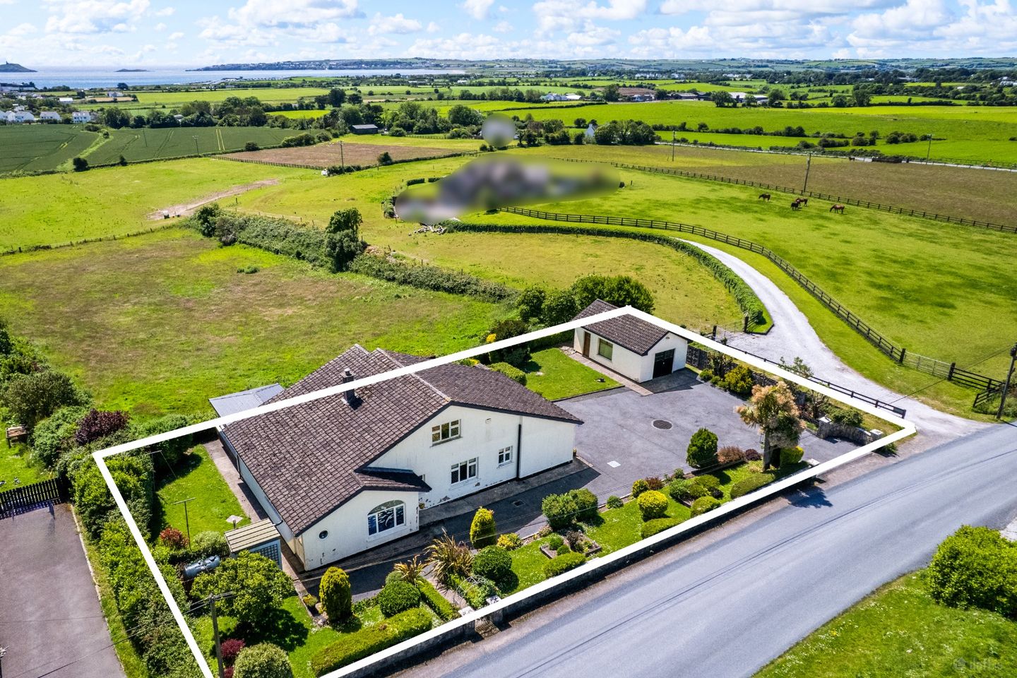 Moanroe, Garryvoe, Co. Cork, P25E935