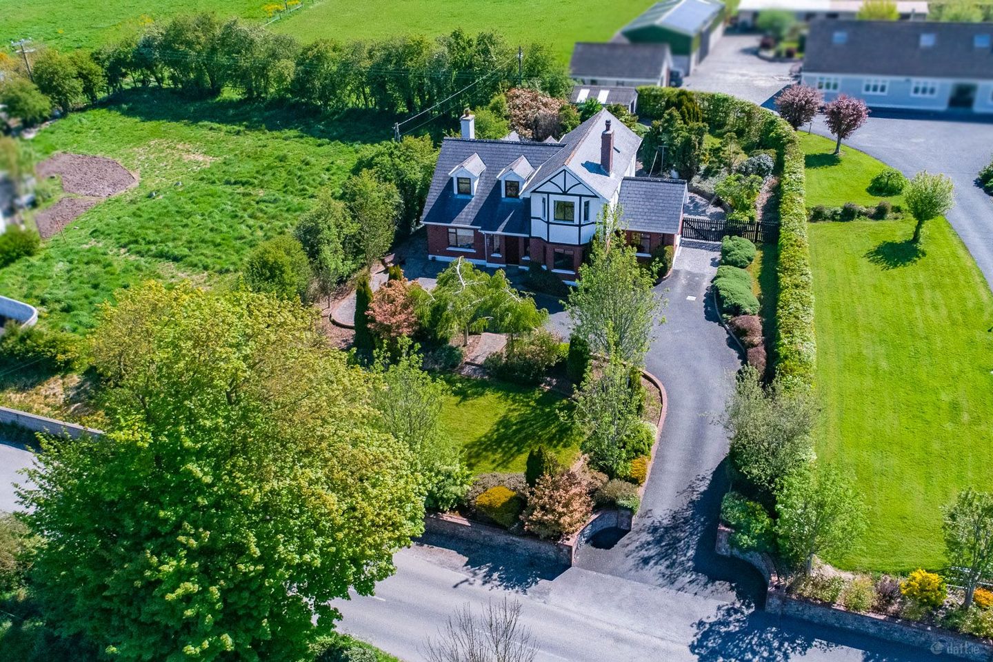Tudor Lodge, Bohernamona Road, Thurles, Co. Tipperary, E41V883