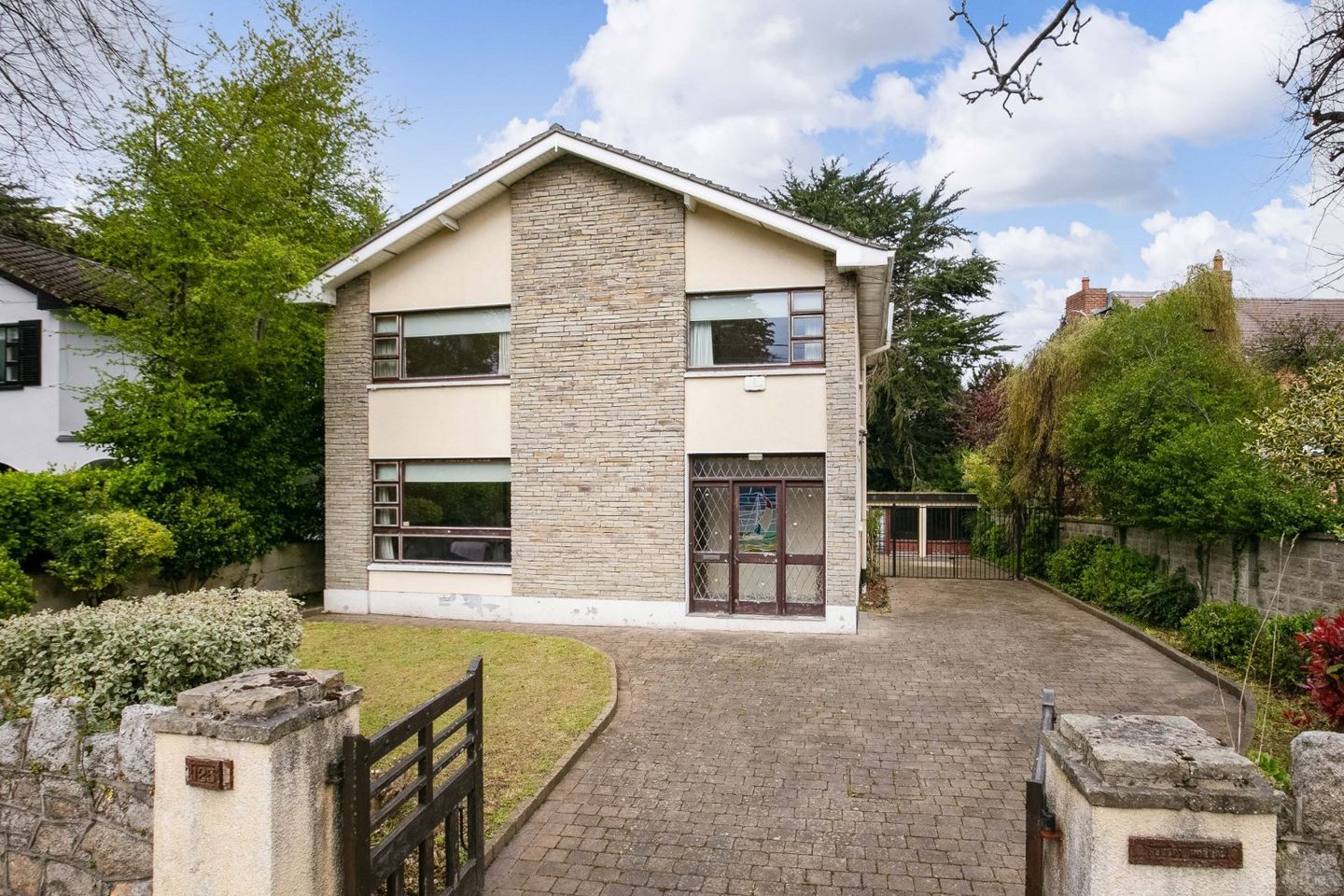 Sleepy Hollow, Sleepy Hollow, 125 Mount Merrion Avenue, Blackrock, Co. Dublin, A94K762