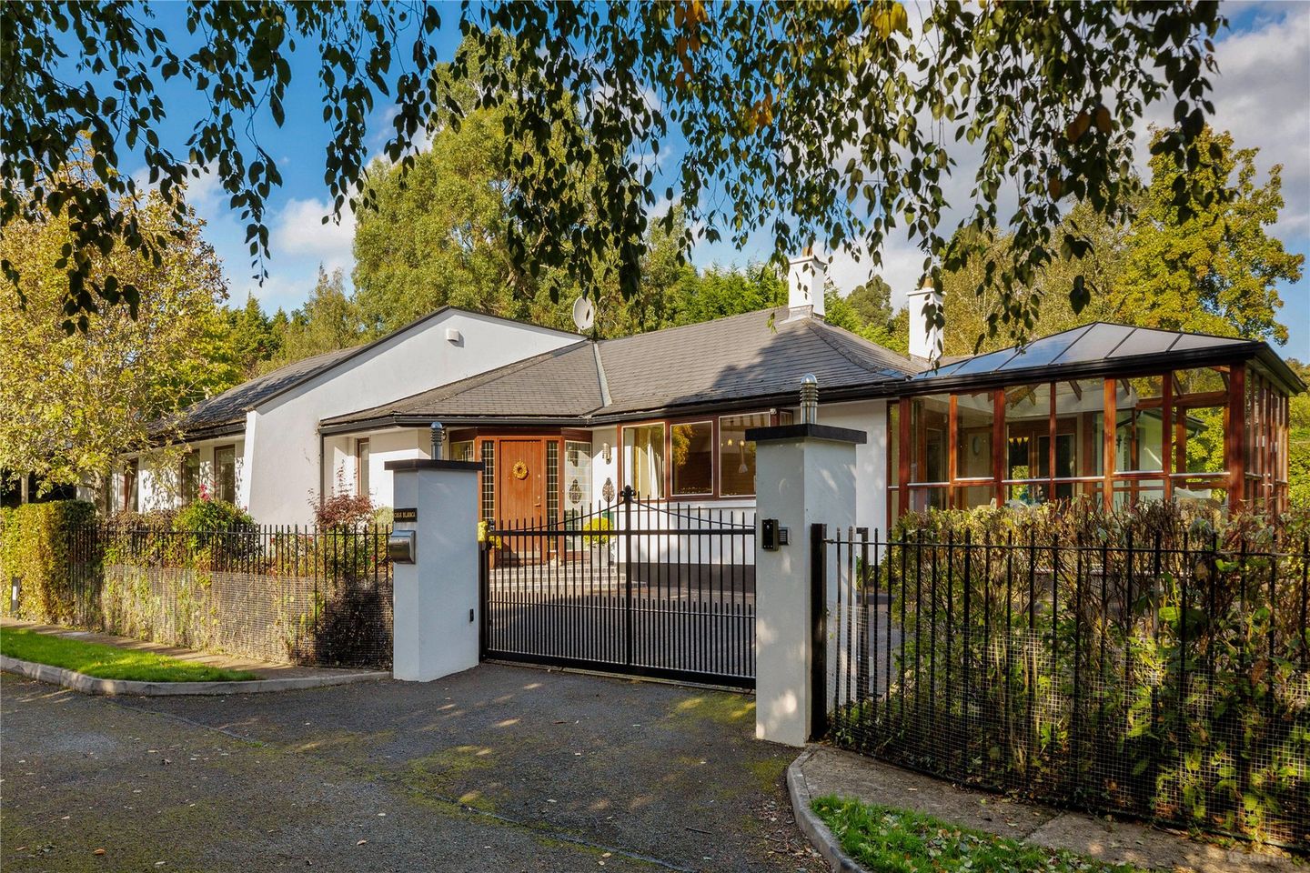 Casa Blanca, Verbena Avenue, Westminster Road, Foxrock, Dublin 18, D18N2P1