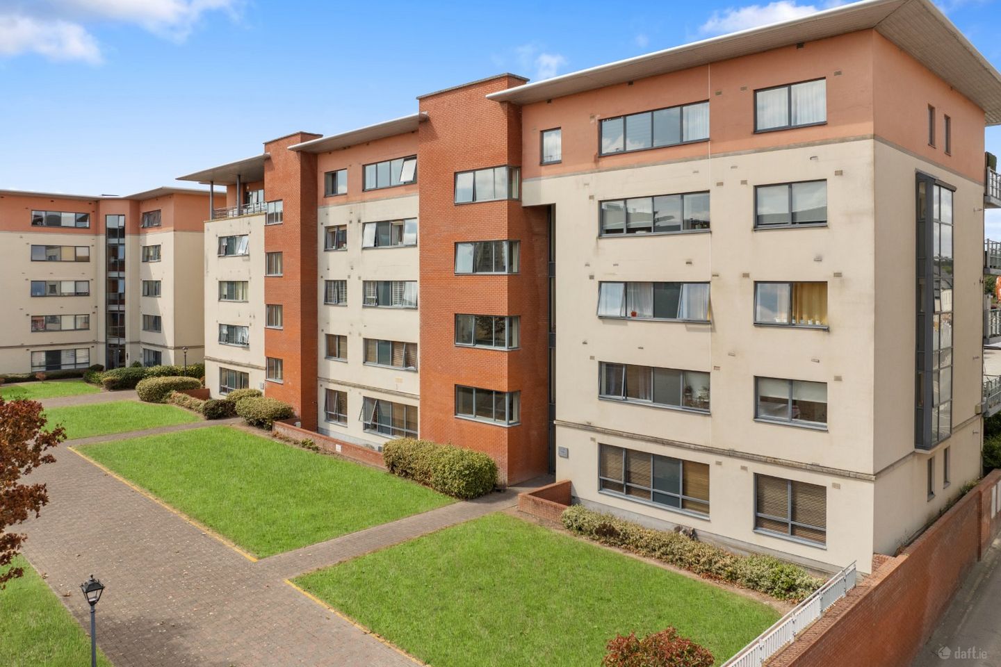 57 West Courtyard, Tullyvale, Cabinteely, Dublin 18, D18DR50