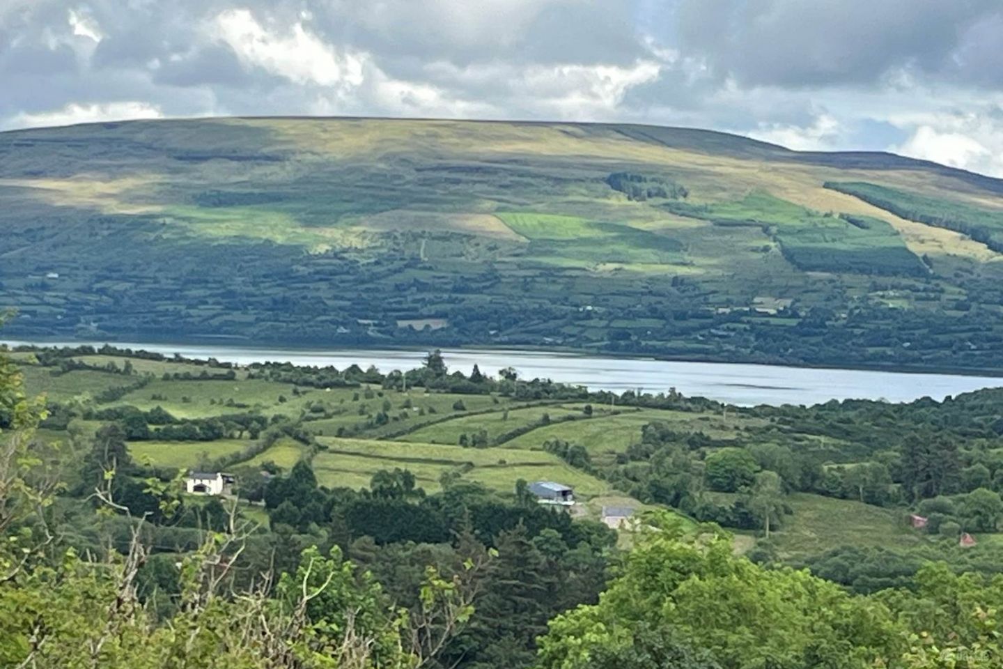 Derreenavoggy, Arigna, Carrick-on-Shannon, Co. Roscommon, N41TV77