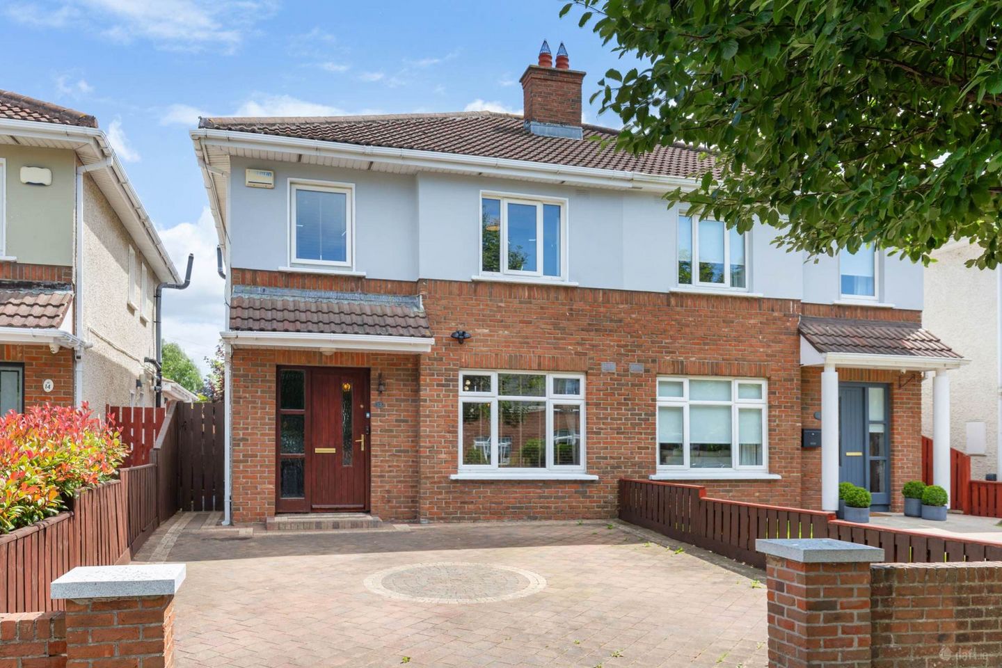 12 Woodstown Gardens, Dublin 16, D16HE00