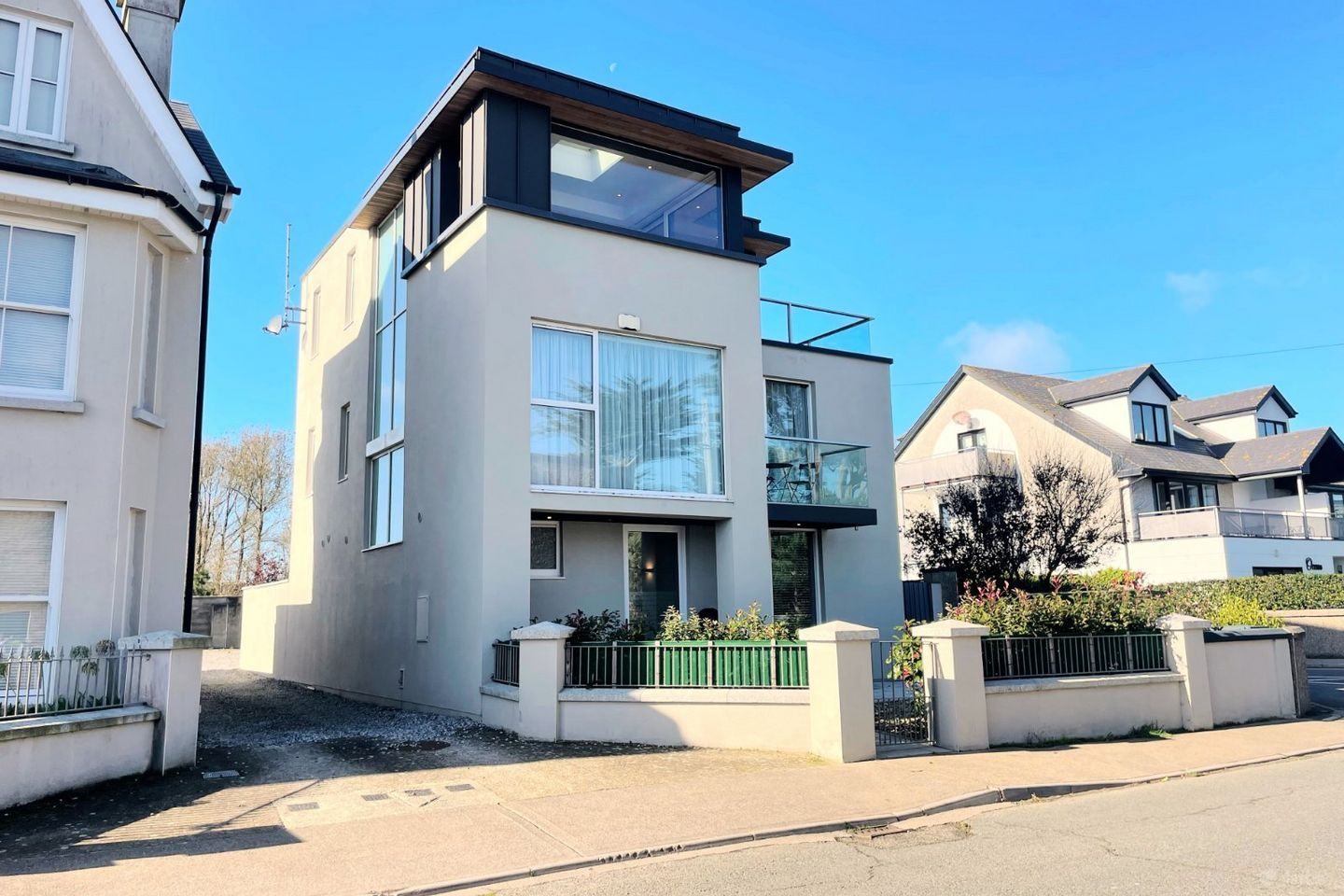 1 The Tides, Strand Road, Rosslare Strand, Co. Wexford, Y35E763