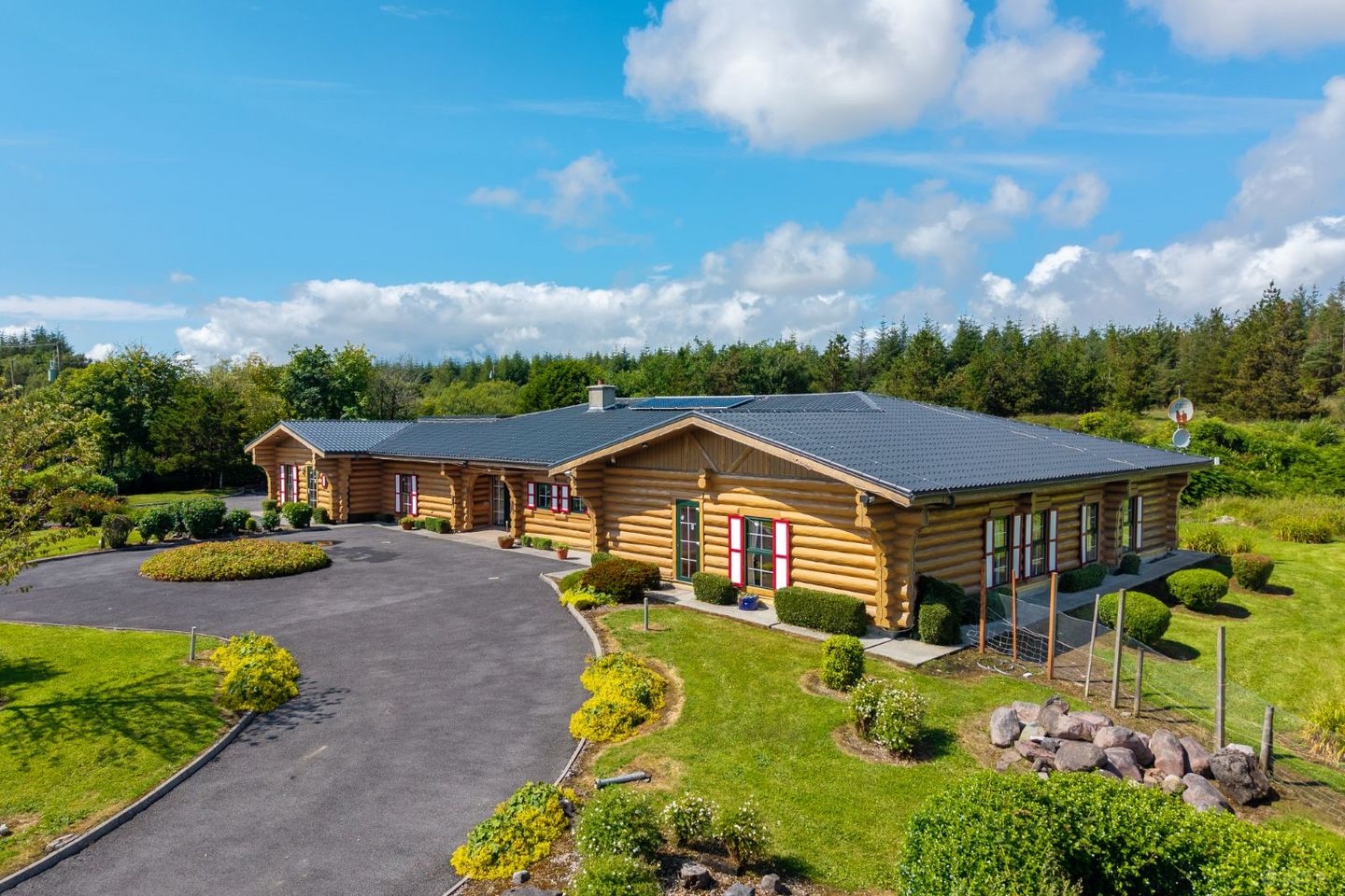 The Log Cabin, Tawnyculawee, Castlebar, Co. Mayo, F23PW59