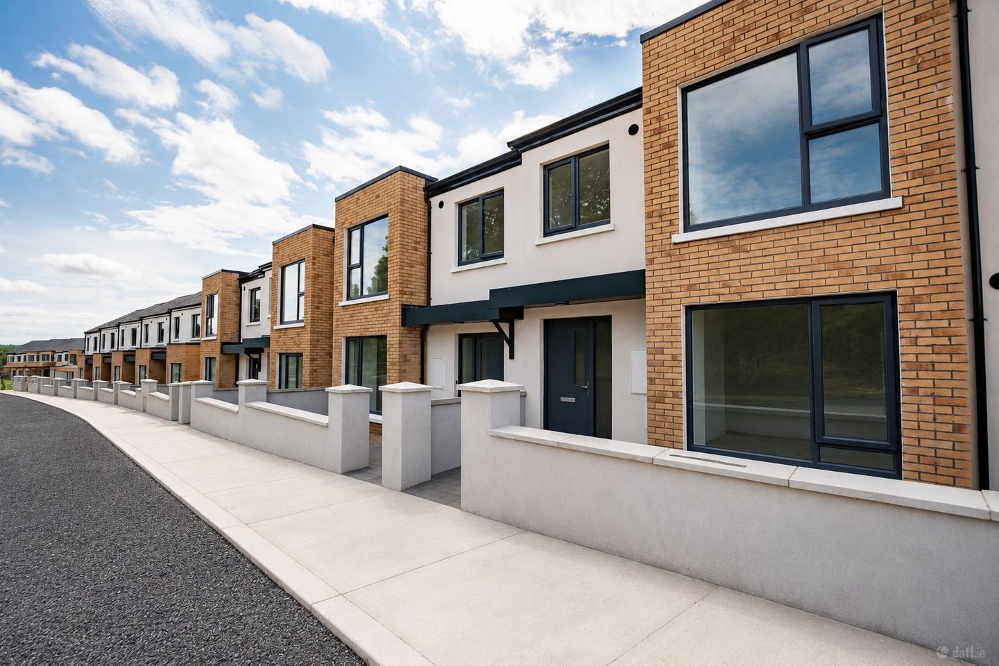 3 Bed Mid Terrace , White Linen Avenue, Longford Town, Co. Longford
