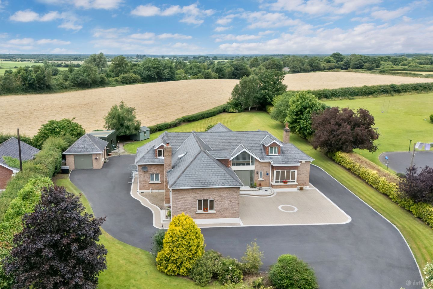 Huntsbury, Quinsboro,, Monasterevin,, Co. Kildare., W34RY89