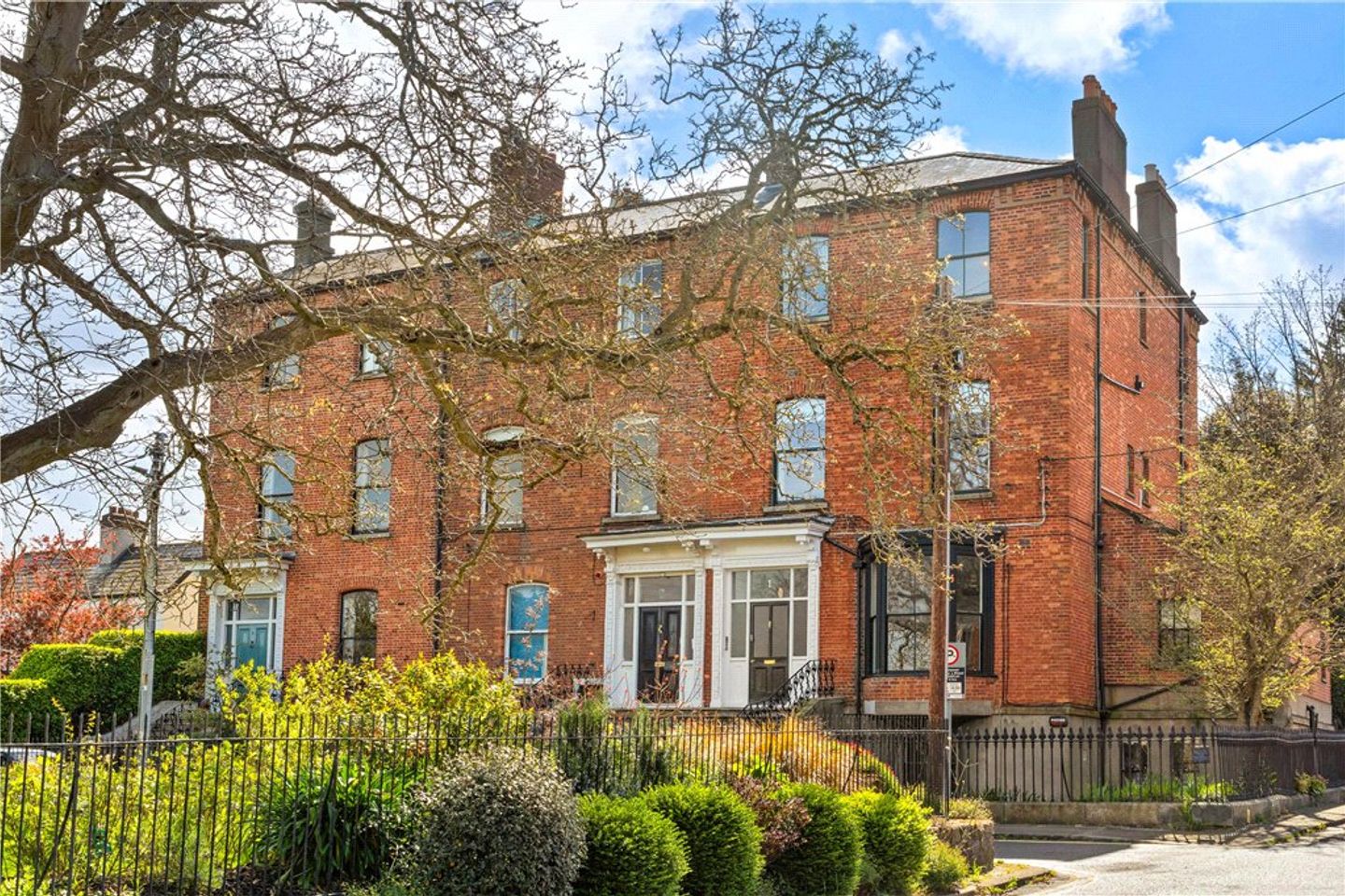 Top Floor Apartment, 1 Eaton Square, Monkstown, Co. Dublin, A94XP27