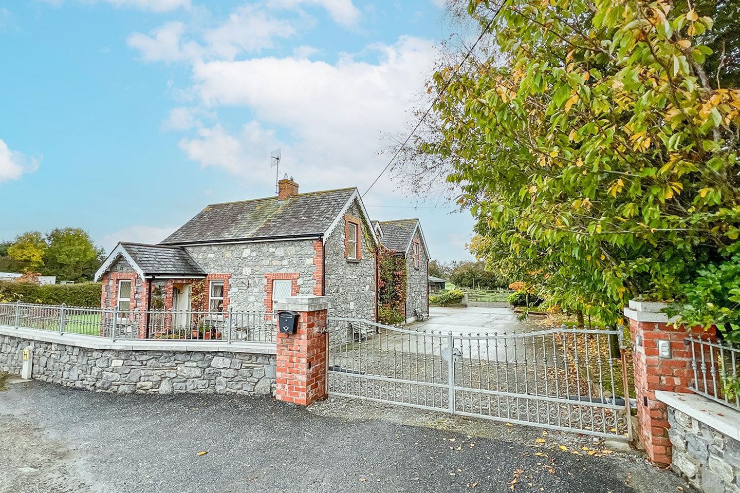 Stone Lodge, Monabrika, Freshford, Co. Kilkenny, R95W8K7