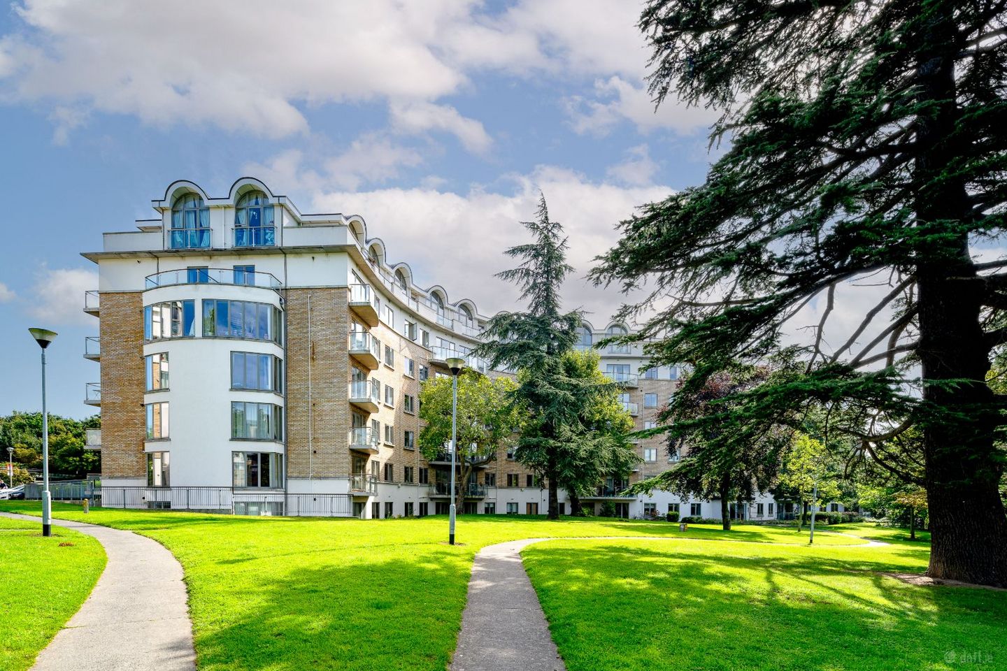 30 The Oaks, Dundrum, Dublin 16, D16XR94