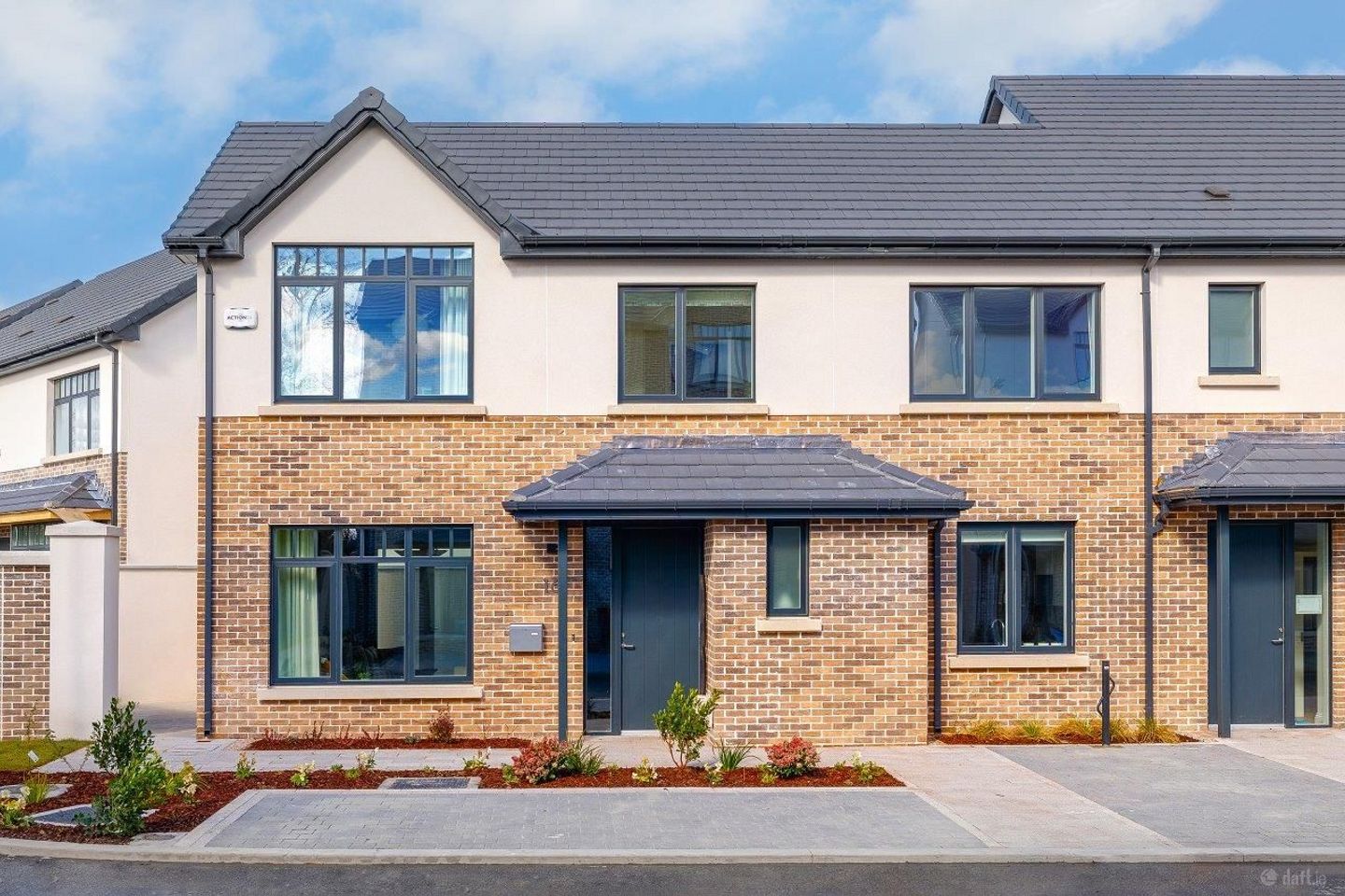16 Woodward Heath, Glencarin Gate, Dublin 18, Leopardstown, Dublin 18