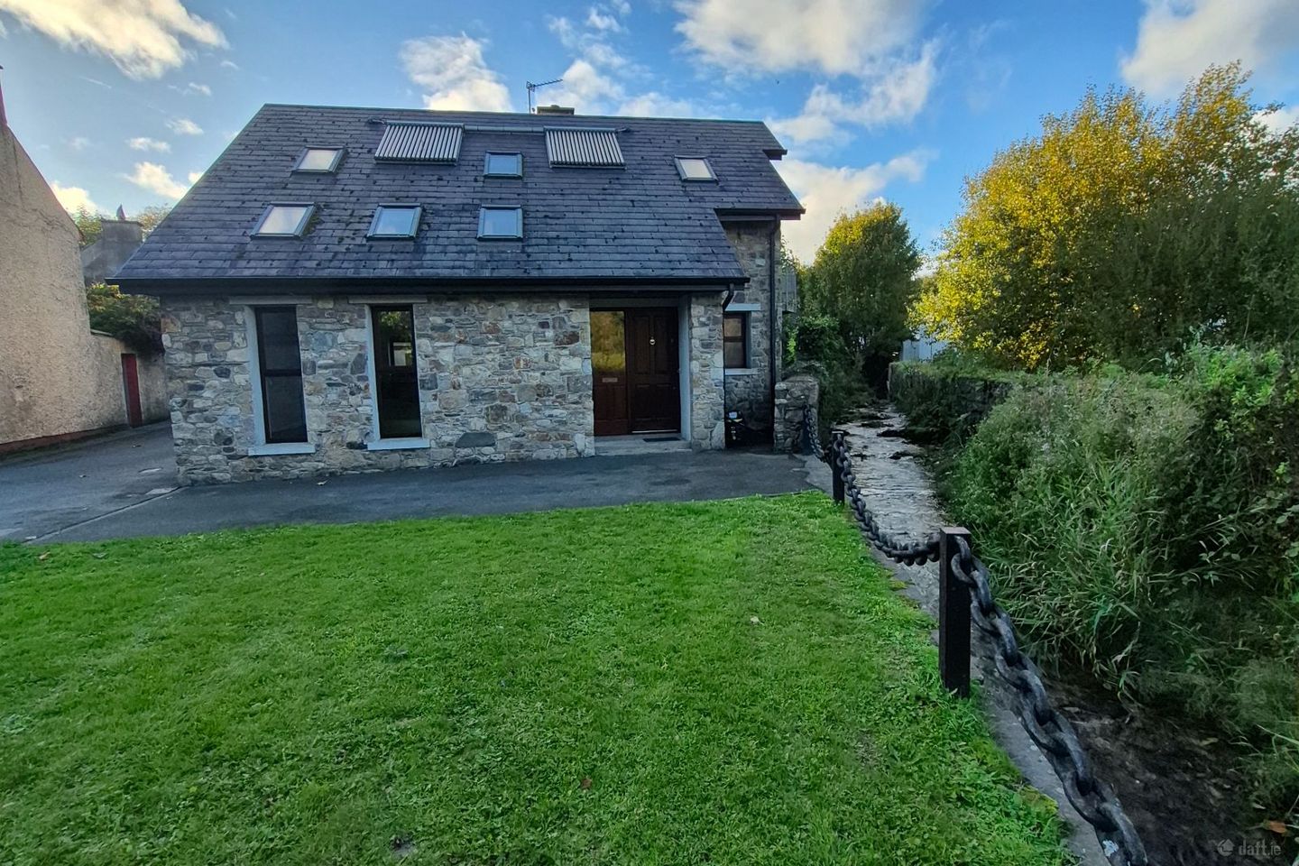 The Square, Inistioge, Thomastown, Co. Kilkenny
