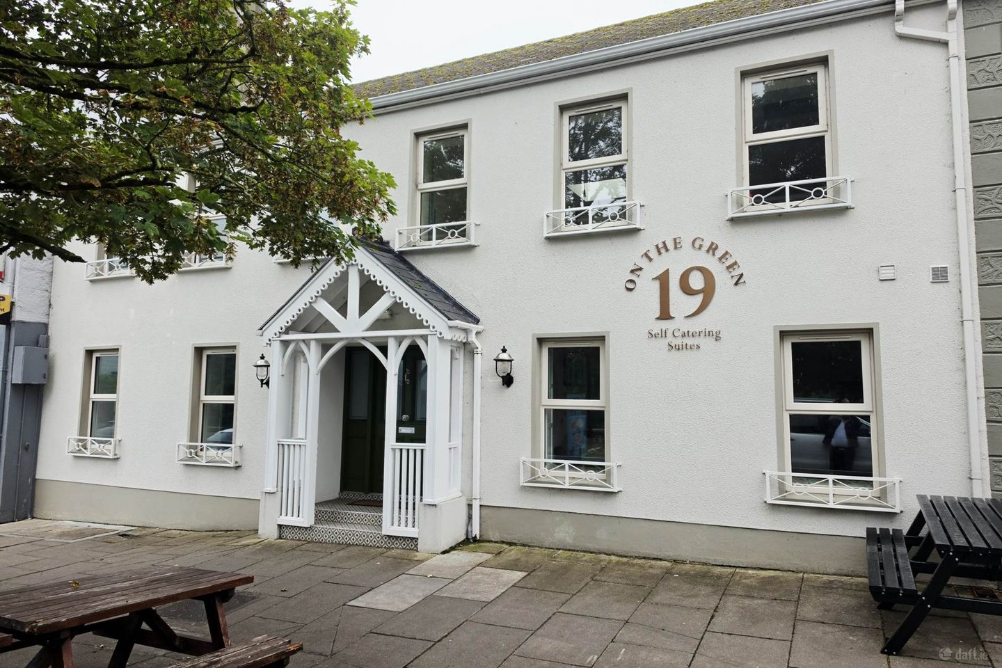 19 On The Green - Oak Suite, 19 Main Street, Belcoo, Enniskillen, Co. Fermanagh