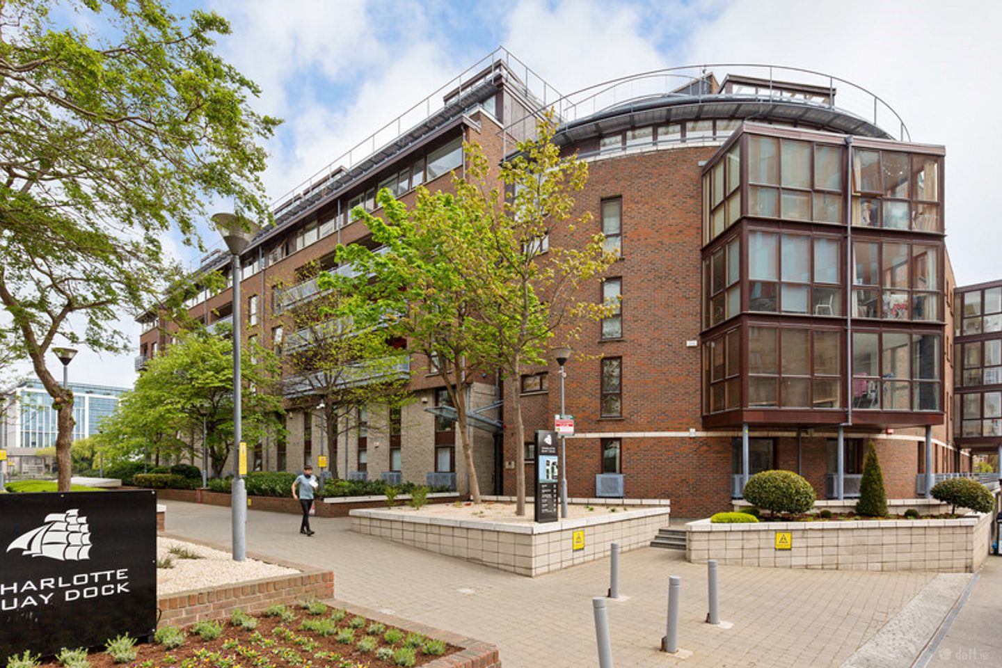 135 The Jessop
Charlotte Quay Dock
Ringsend Road, Dublin 4