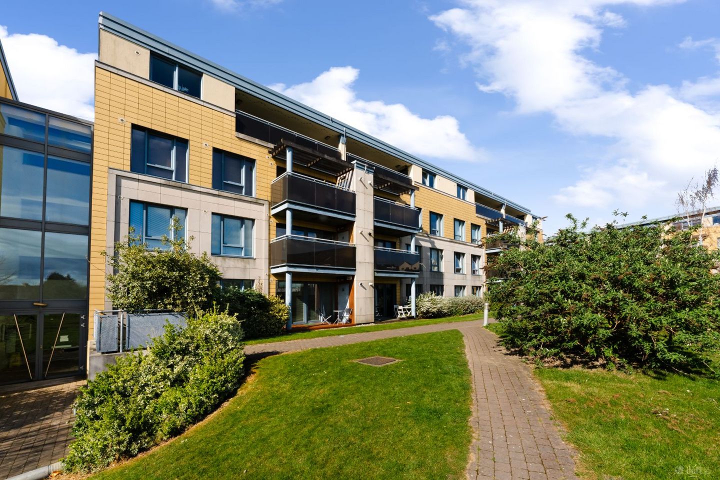 Apartment 116 , Block A, Hampton Lodge (2 x Parking Spaces plus Study), Grace Park Road, Drumcondra, Dublin 9, D09V628