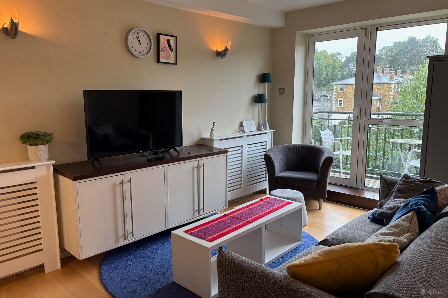 Riverbank House, Islandbridge, Kilmainham, Dublin 8